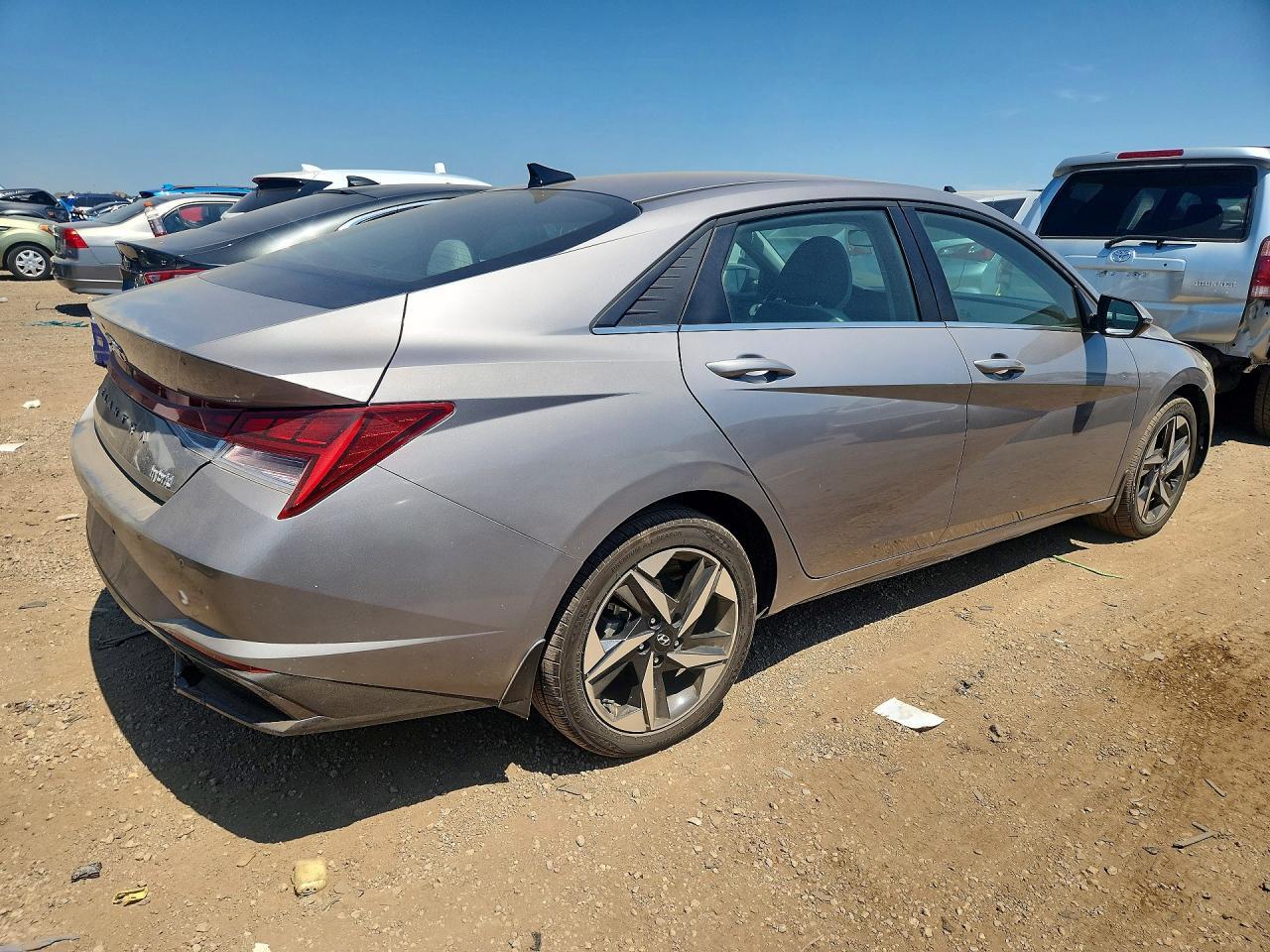 2023 Hyundai Elantra Limited - Image 3