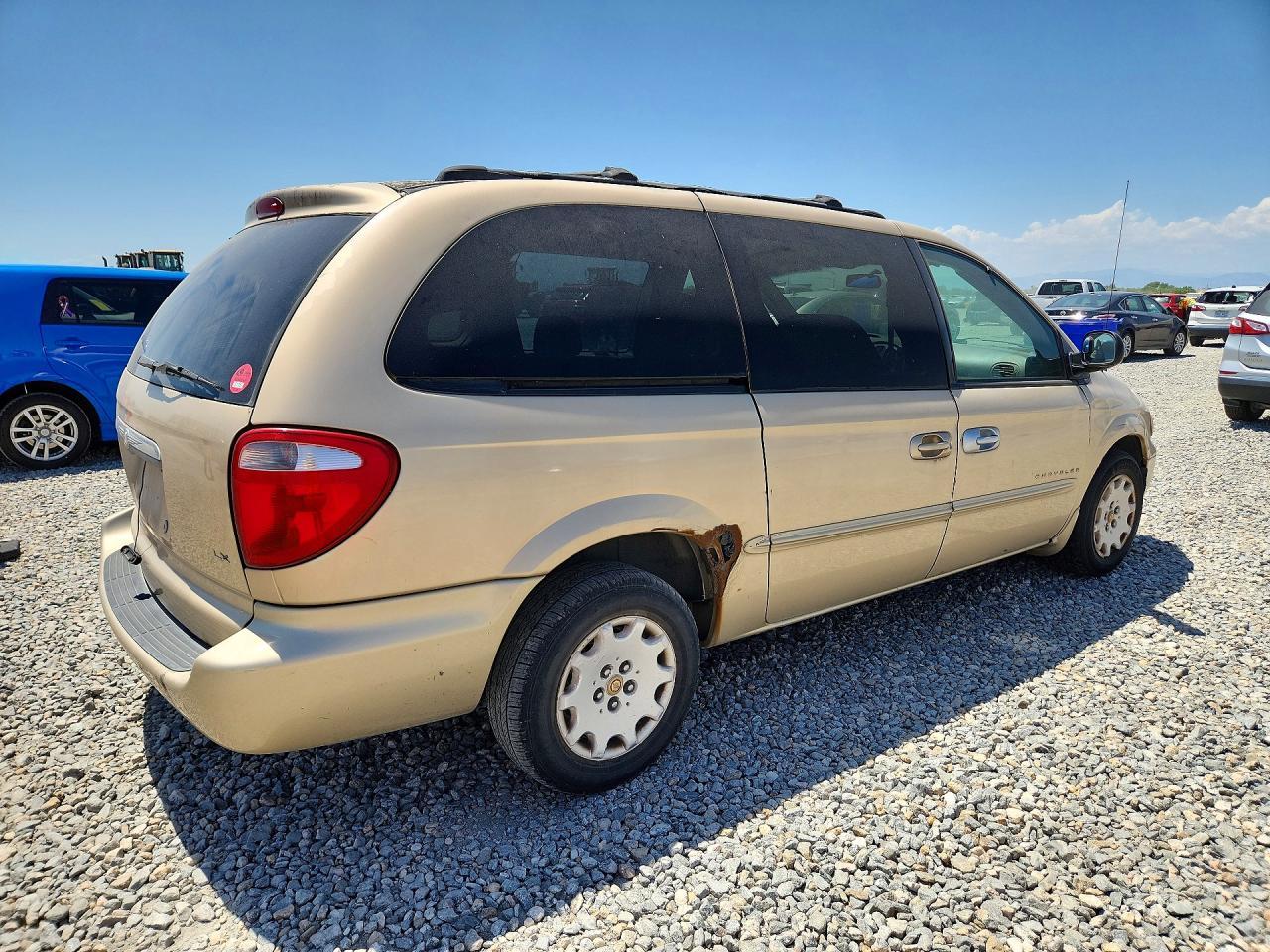 2001 Chrysler Town & Country Lx - Image 3