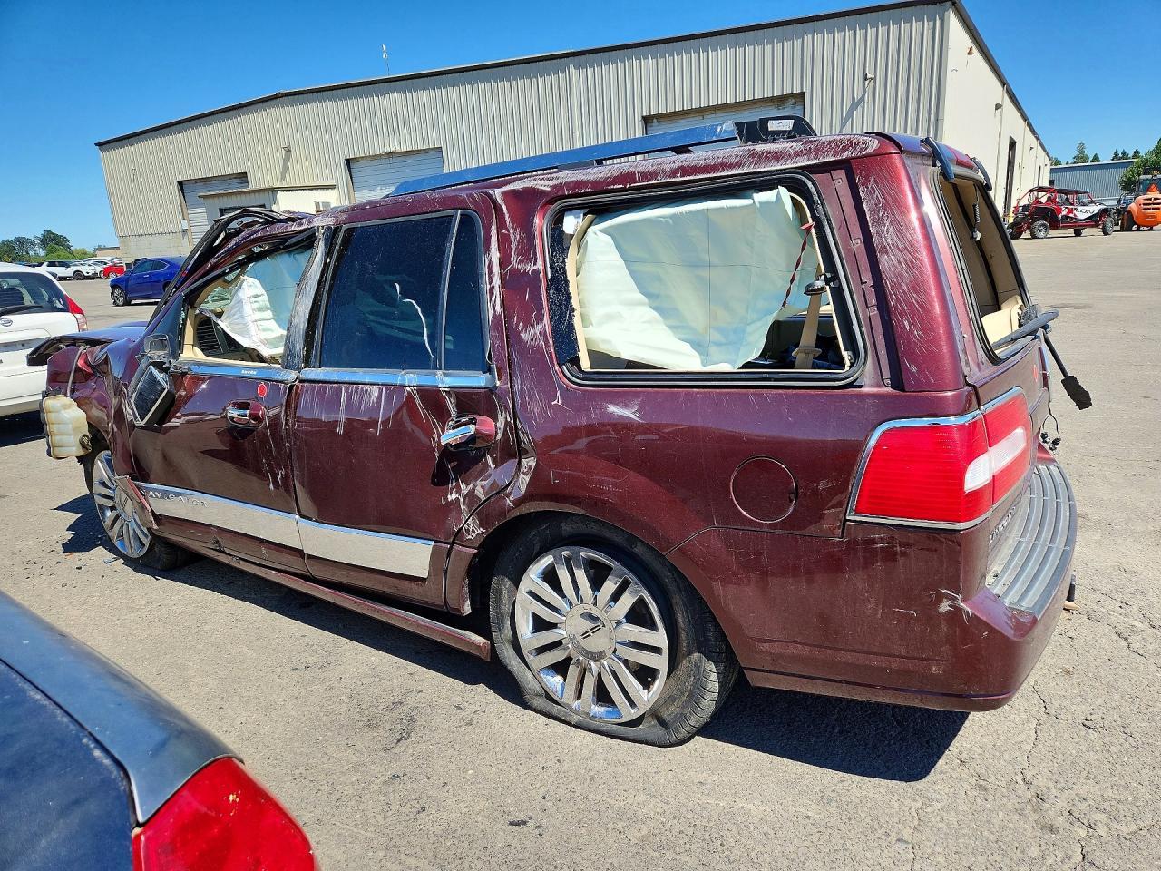 2010 Lincoln Navigator - Image 2