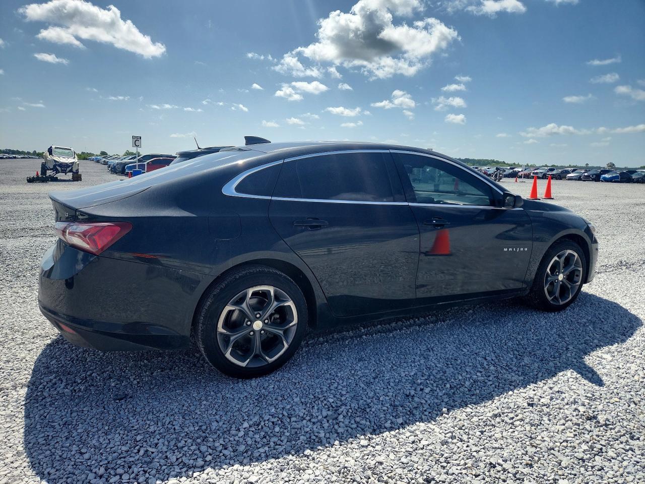 2021 Chevrolet Malibu Lt - Фото 3