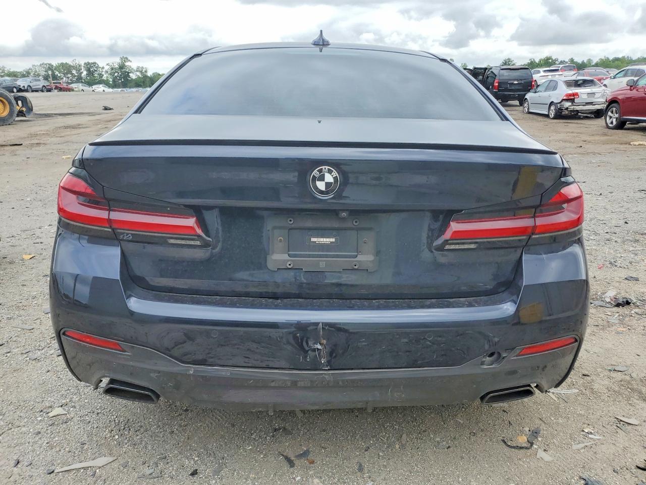 2023 BMW 530 Xi - Image 6
