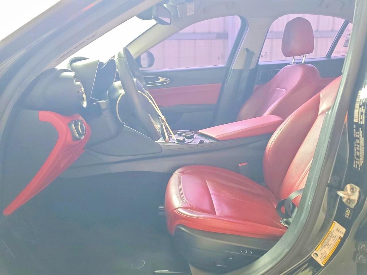 2018 Alfa Romeo Giulia - Image 7