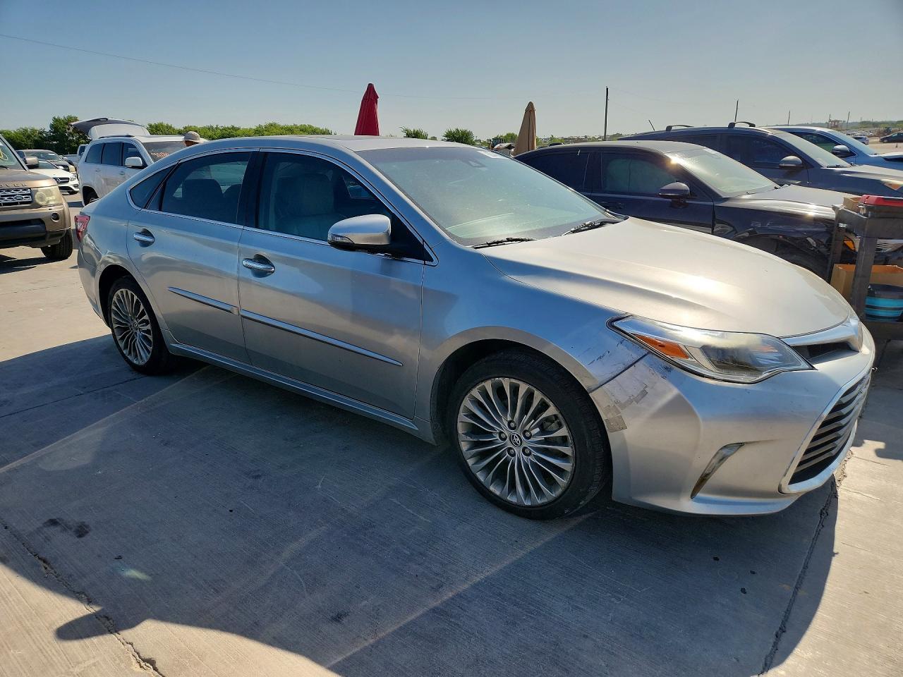 2016 Toyota Avalon Limited - Image 4