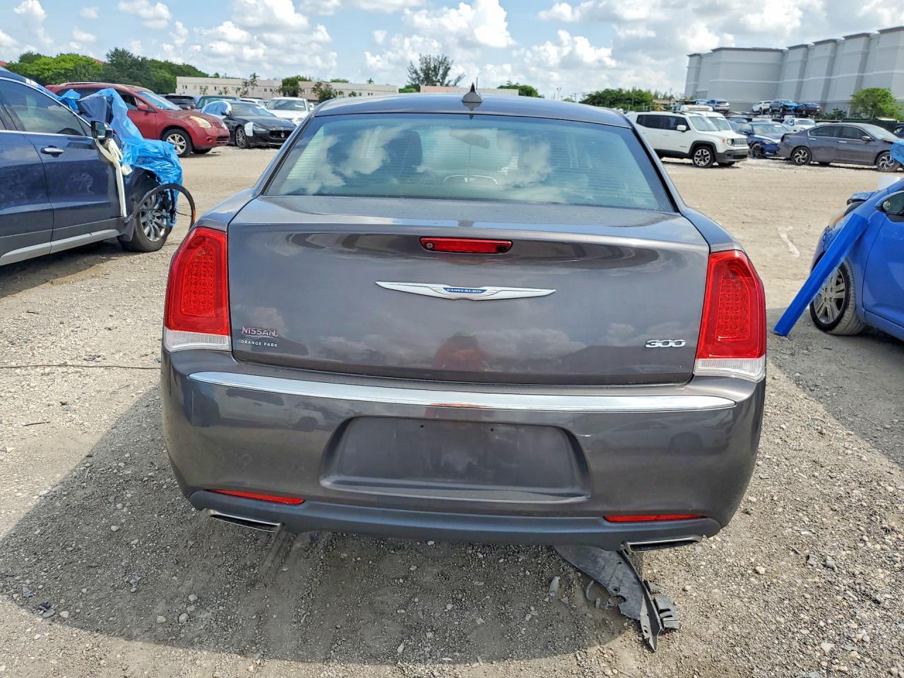 2020 Chrysler 300 Limited - Фото 6