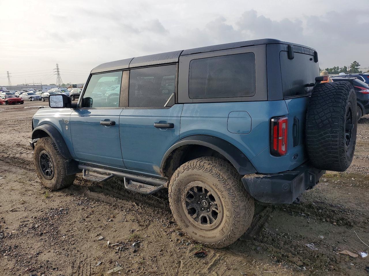 2023 Ford Bronco Base - Фото 2