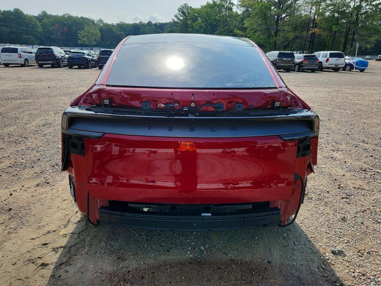 2026 Tesla Model Y - Фото 6