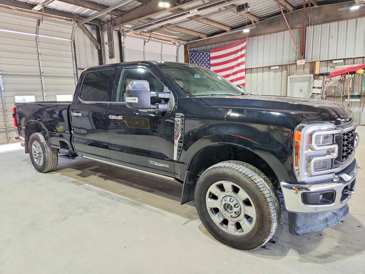 2023 Ford F350 Super Duty - Фото 4