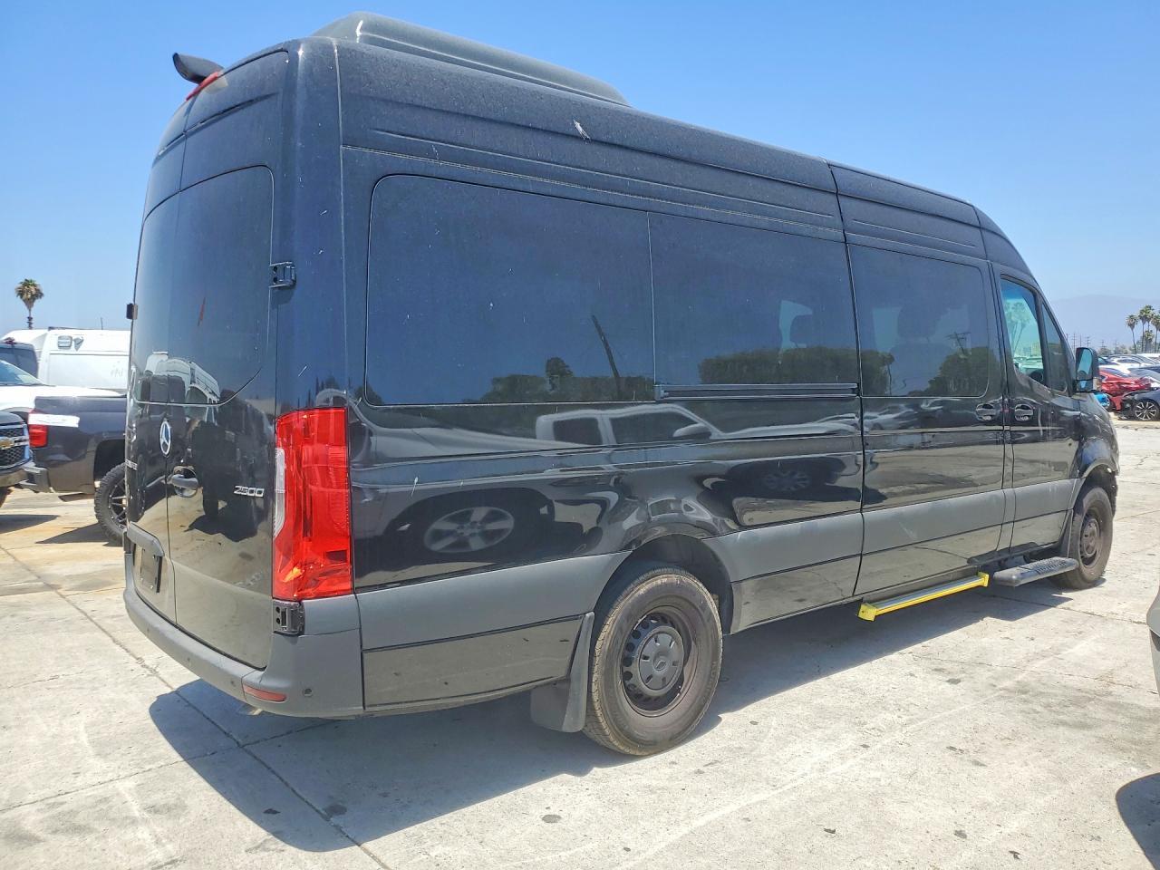 2026 Mercedes-Benz Sprinter 2500 - Фото 3