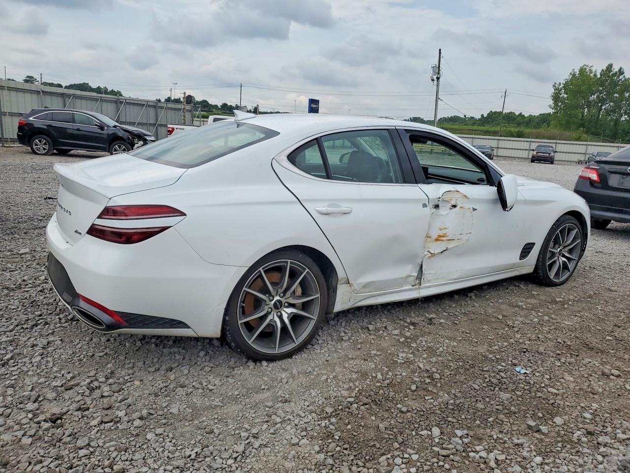 2025 Genesis G70 2.5T Standard - Фото 3