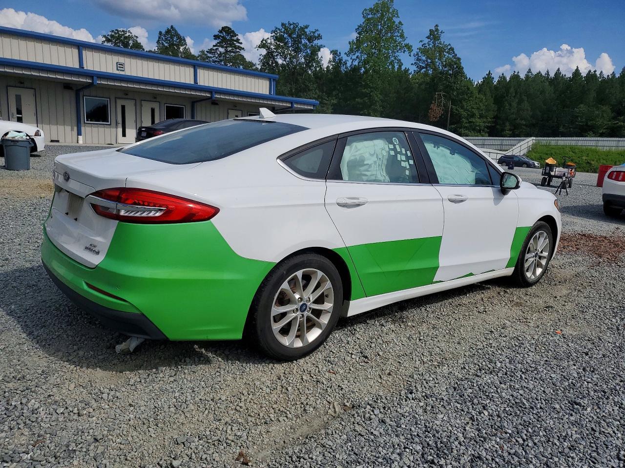 2019 Ford Fusion Se - Image 3