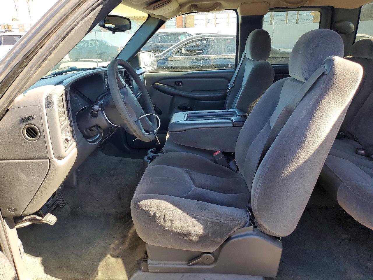 2003 GMC New Sierra C1500 - Image 7
