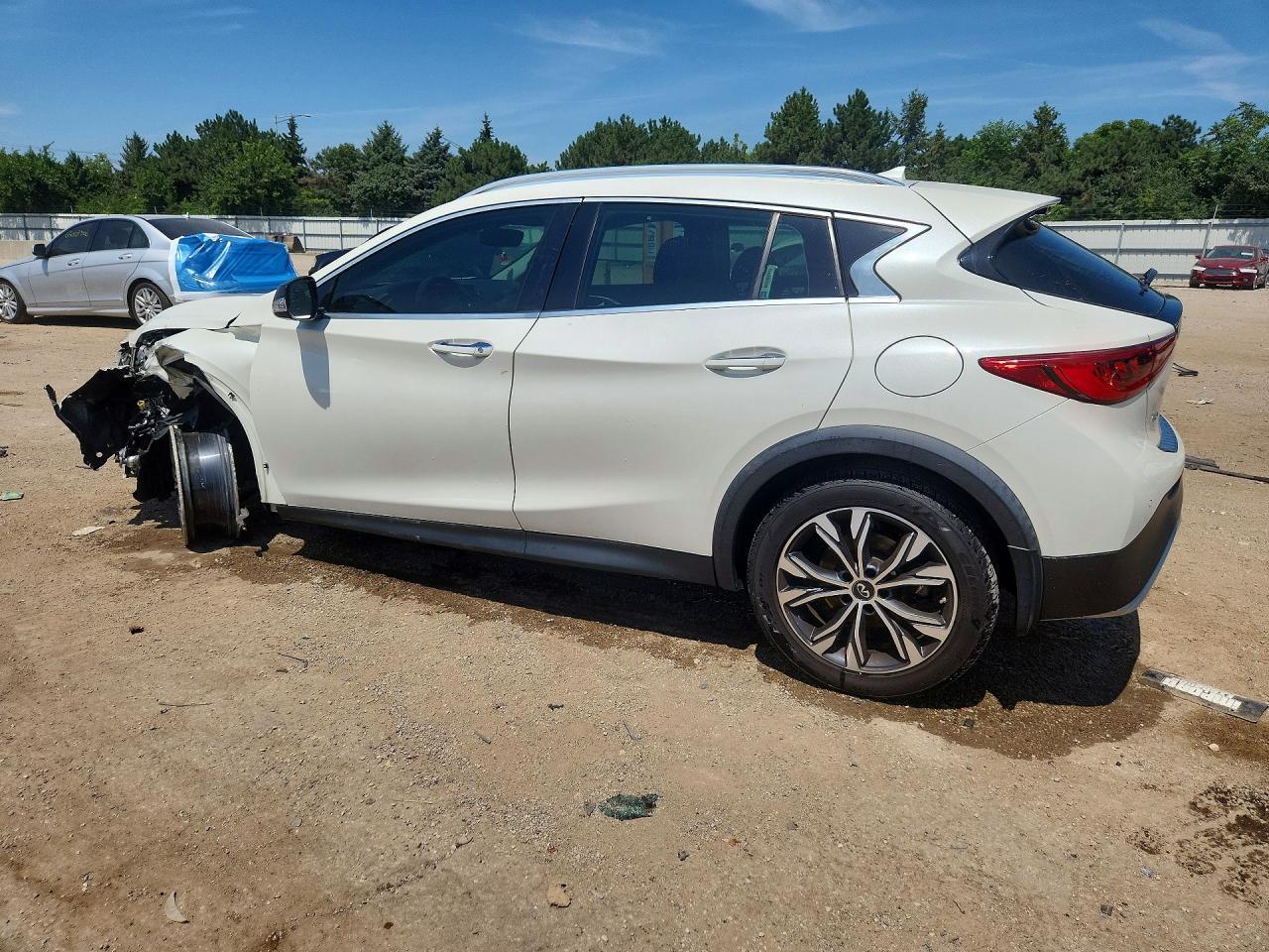 2018 Infiniti Qx30 Premium - Фото 2