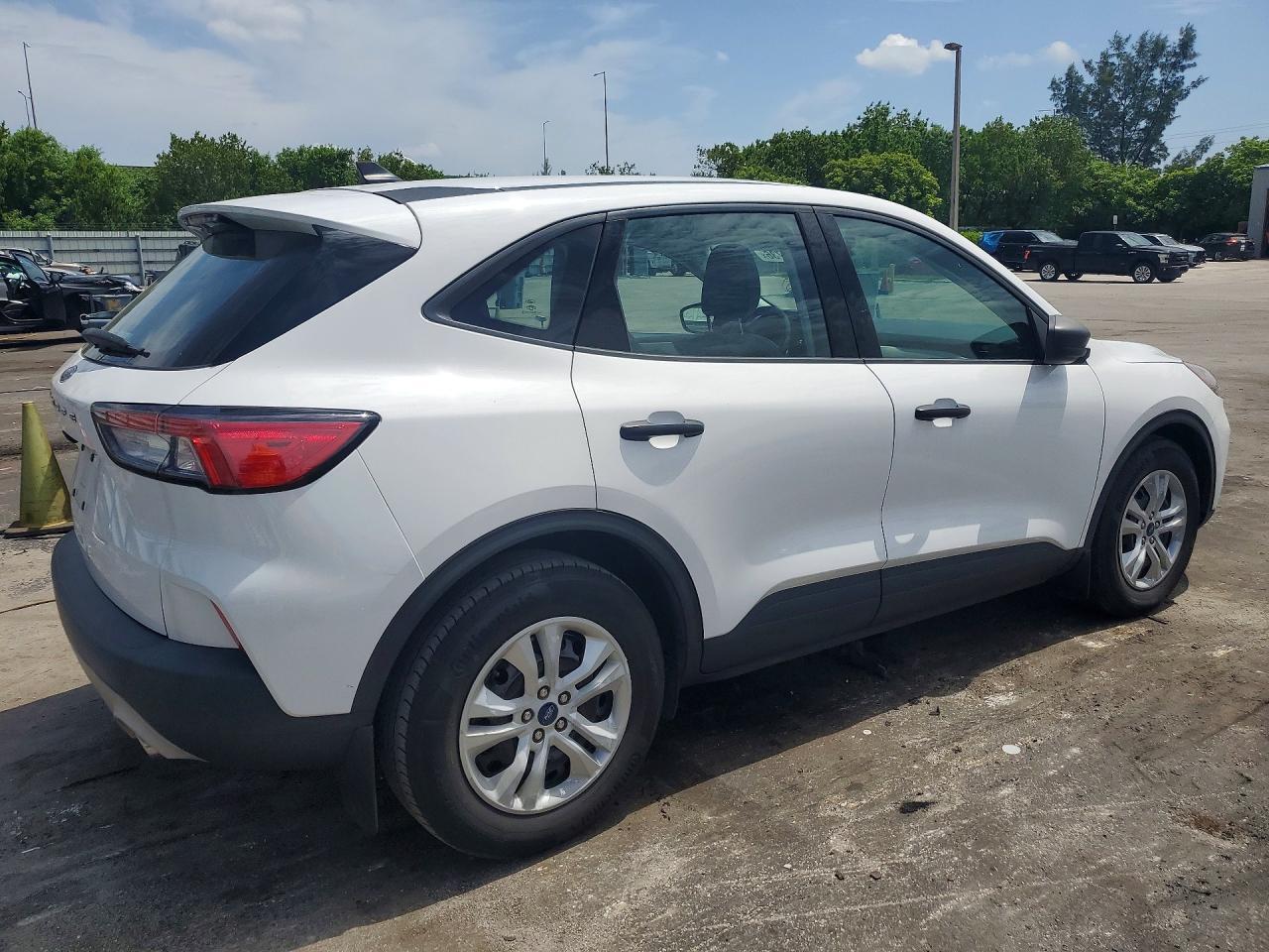 2022 Ford Escape S - Image 3