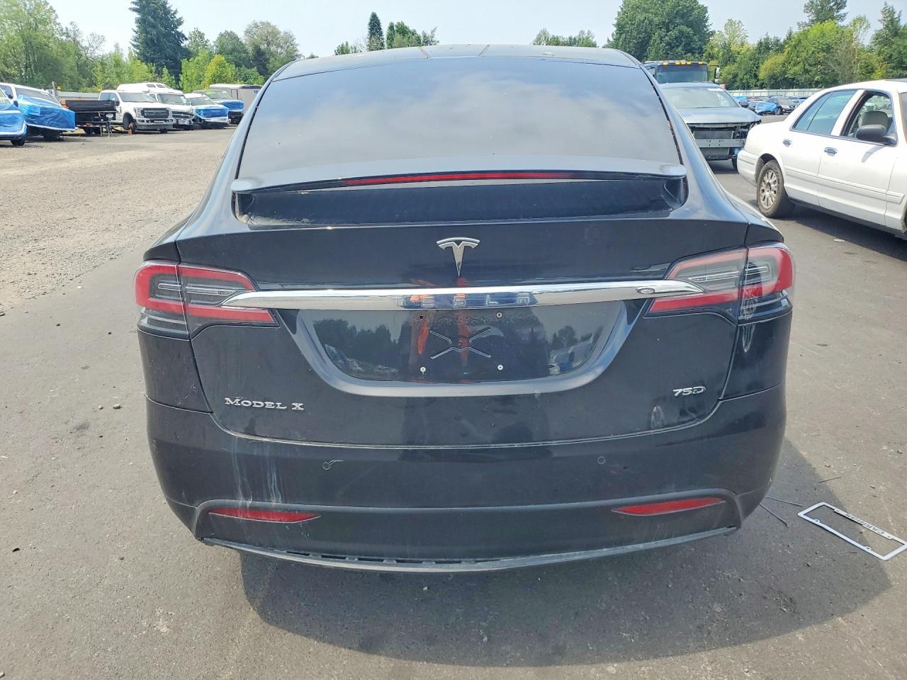 2017 Tesla Model X - Image 6