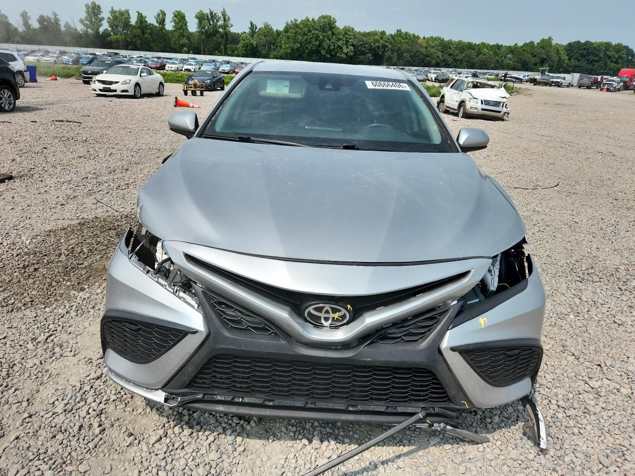 2021 Toyota Camry Se - Image 5
