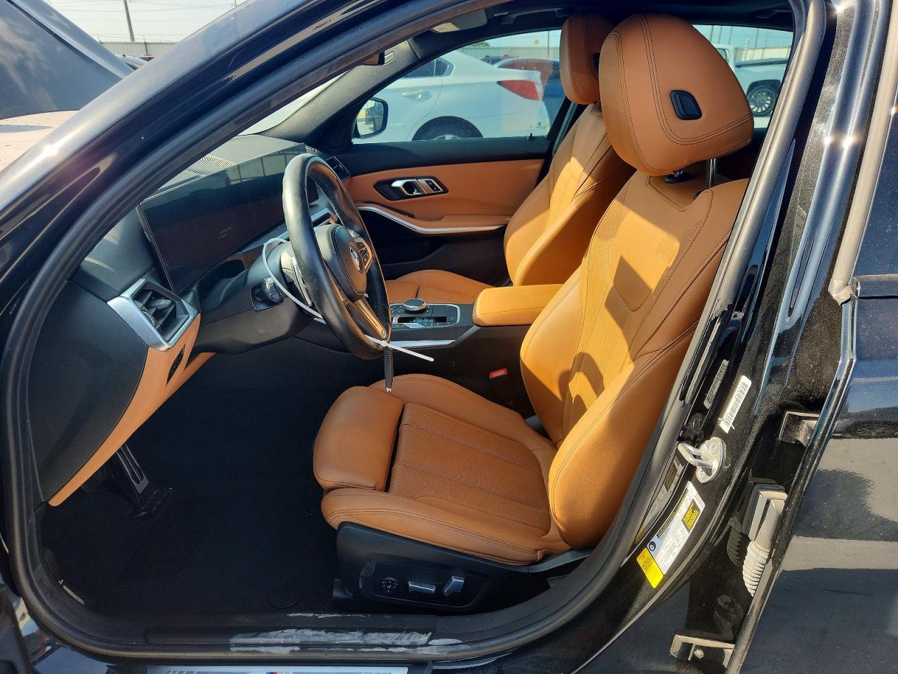 2023 BMW 330I - Фото 7