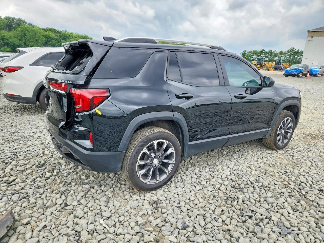2025 GMC Terrain Elevation - Image 3