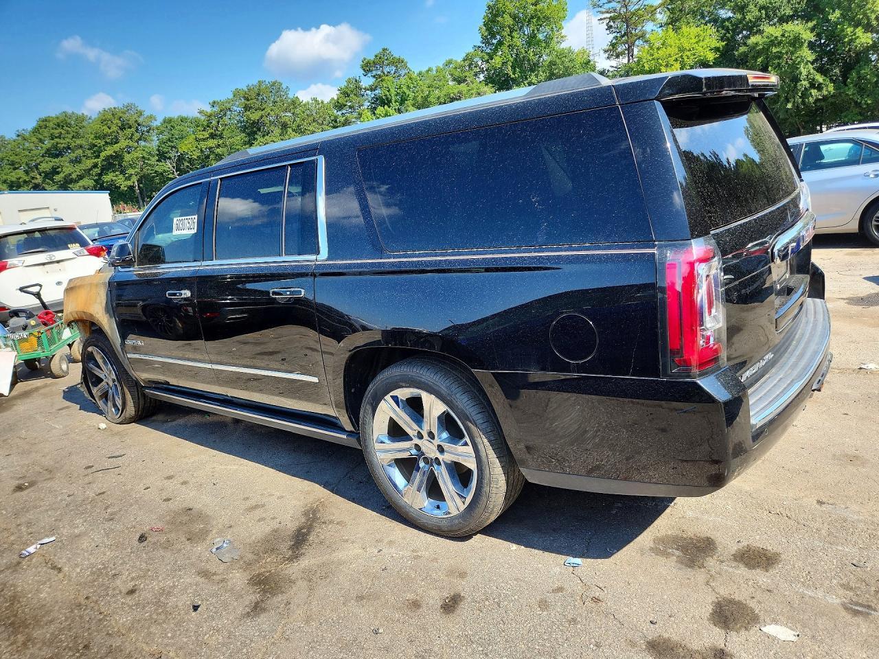 2016 GMC Yukon Xl Denali - Image 2