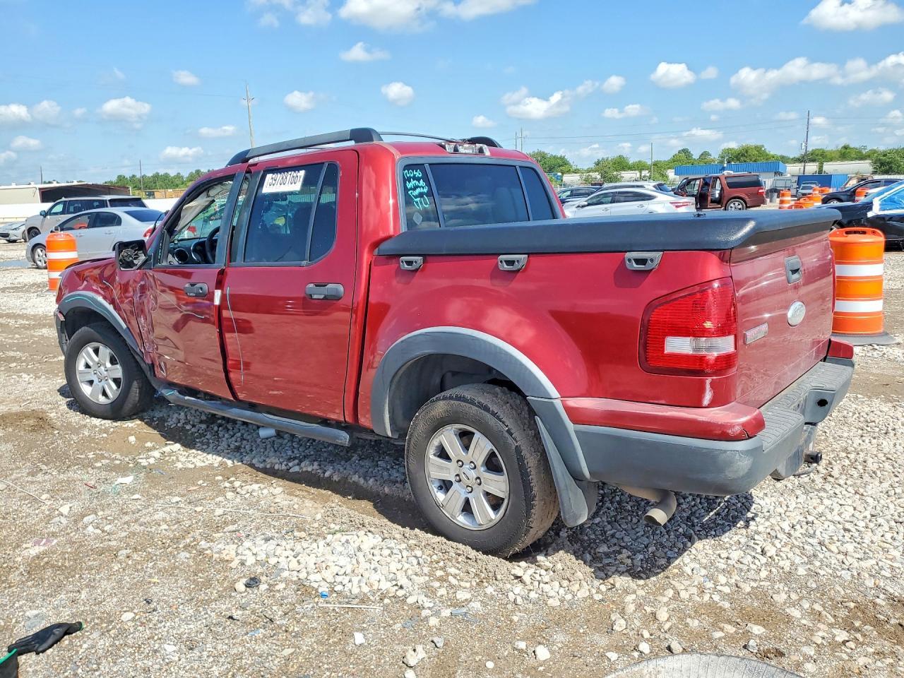 2008 Ford Expsprtrac - Image 2
