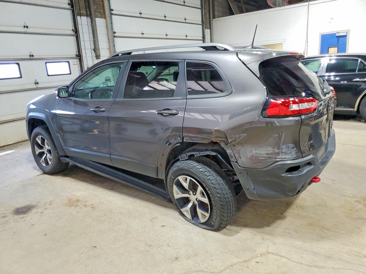 2017 Jeep Cherokee Trailhawk - Image 2
