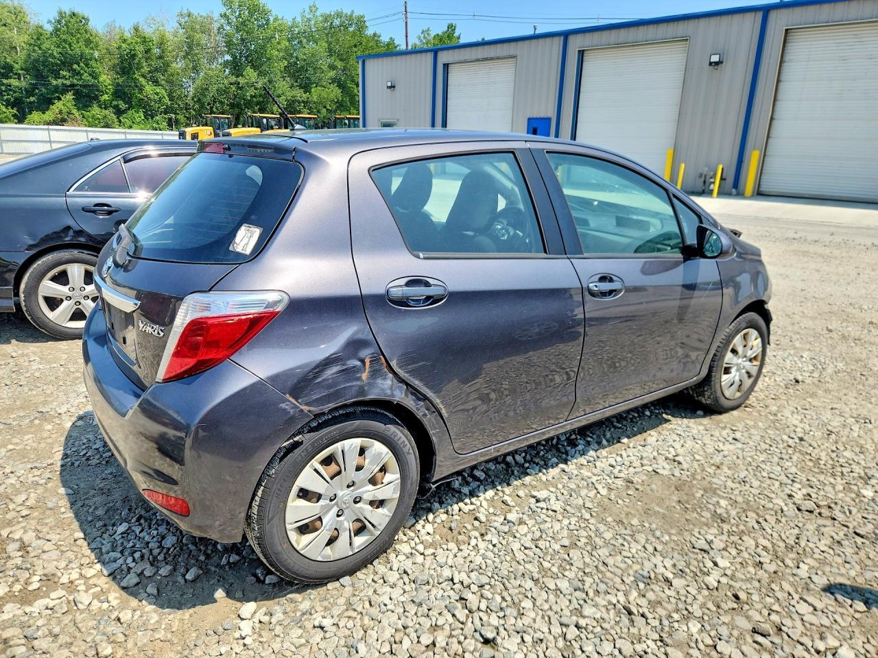 2014 Toyota Yaris 5-Door L Fleet - Фото 3