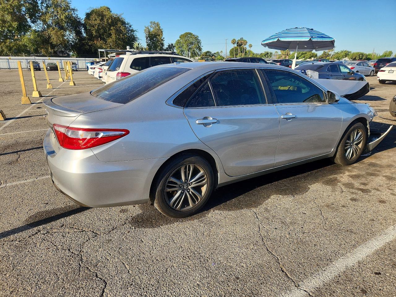 2017 Toyota Camry Se - Фото 3