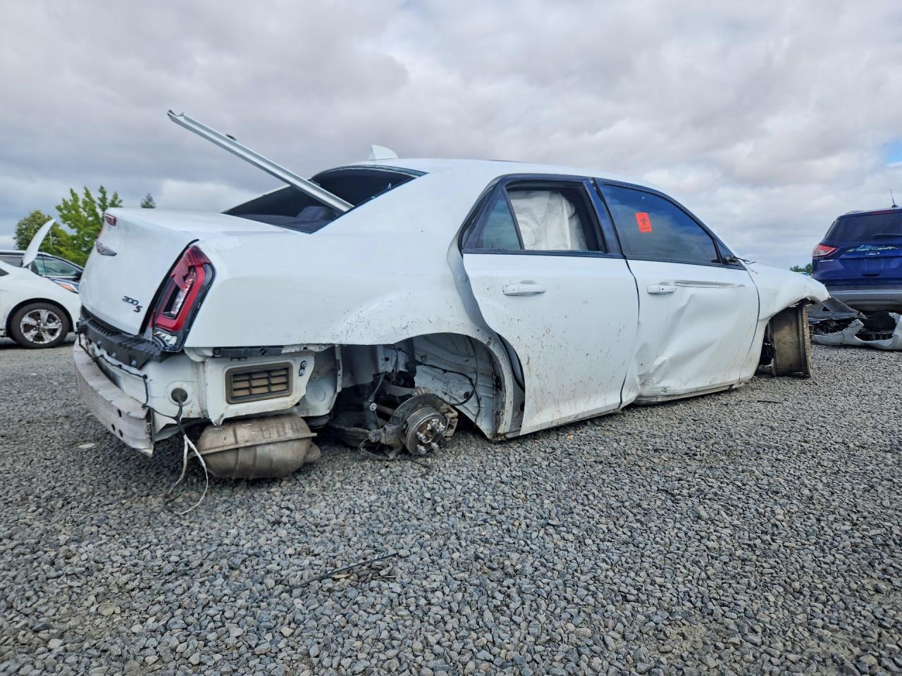 2022 Chrysler 300 S - Фото 3