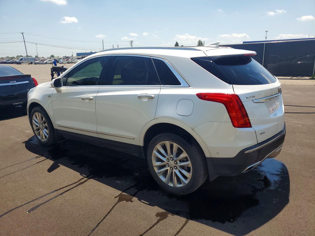 2017 Cadillac Xt5 Platinum - Фото 2