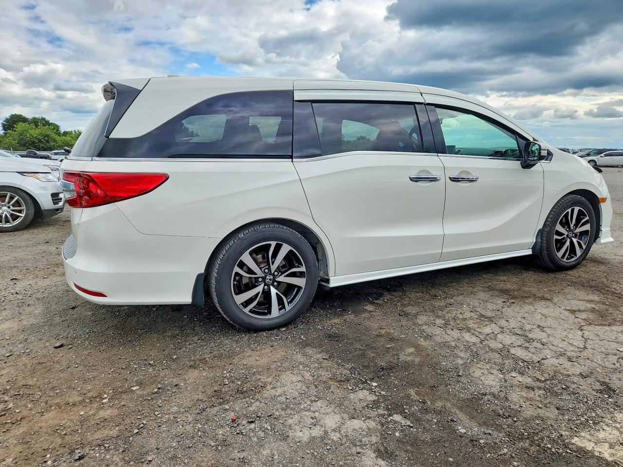 2018 Honda Odyssey Elite - Фото 3