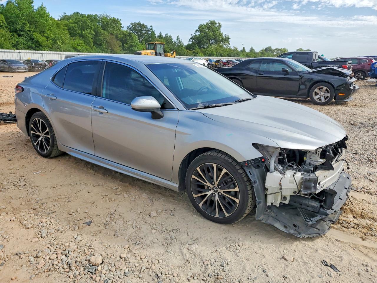 2019 Toyota Camry Se - Фото 4