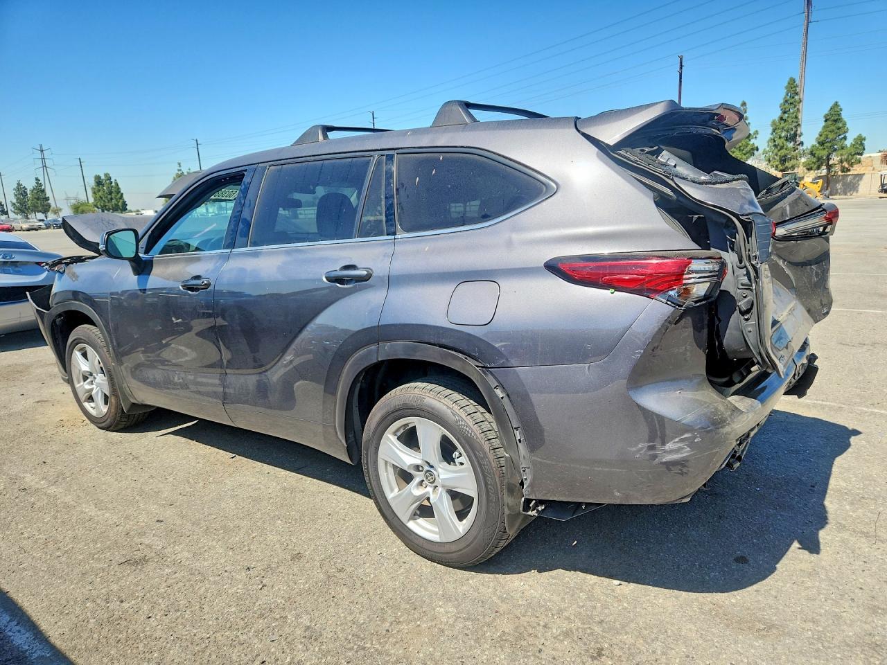 2022 Toyota Highlander Le - Фото 2