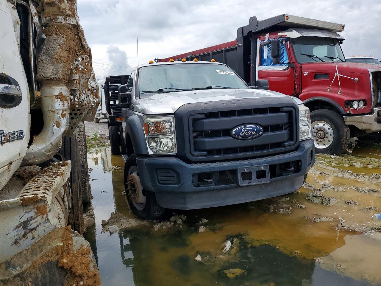 2016 Ford F450 - Image 4