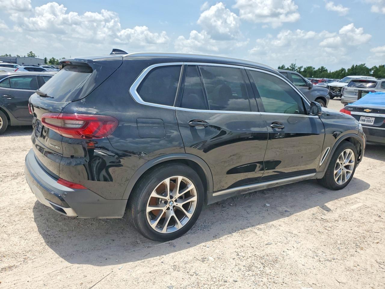 2021 BMW X5 Sdrive 40I - Фото 3