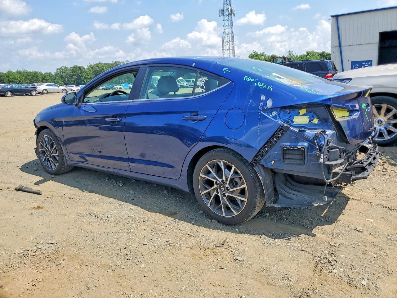 2020 Hyundai Elantra Limited - Image 2