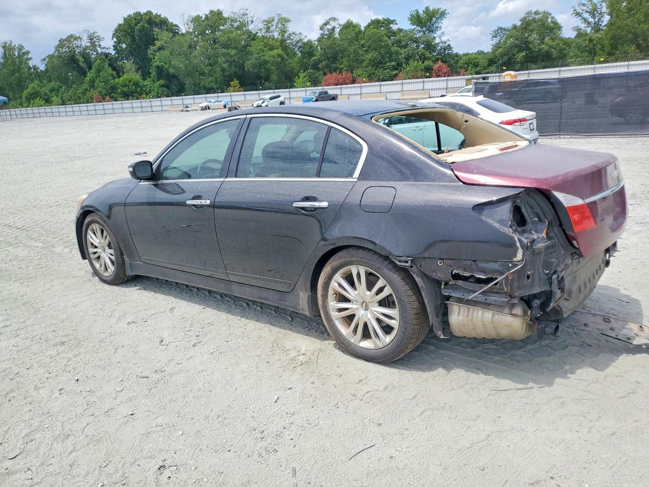 2014 Hyundai Genesis 3.8L - Image 2