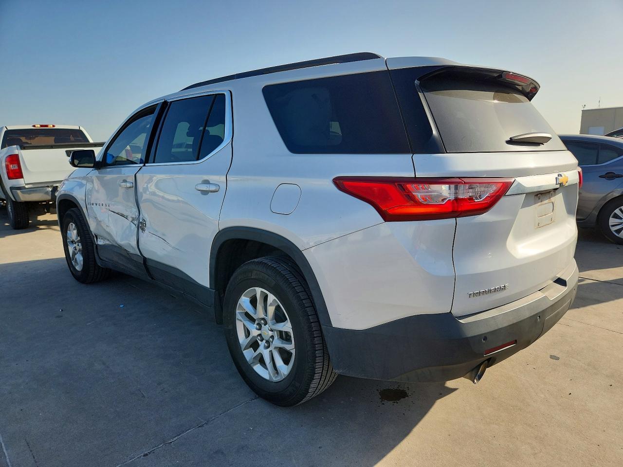 2019 Chevrolet Traverse Lt - Фото 2
