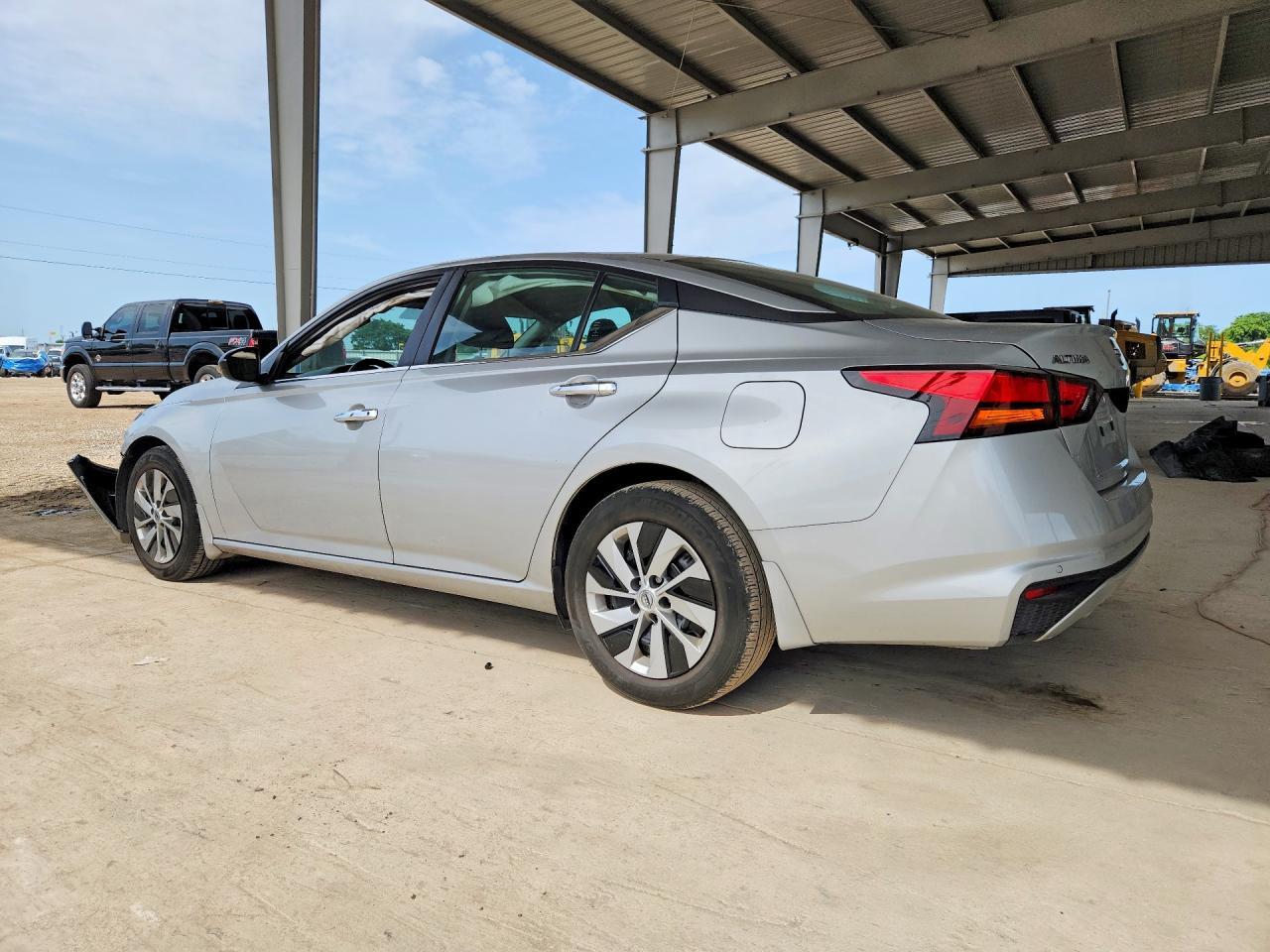 2024 Nissan Altima S - Фото 2