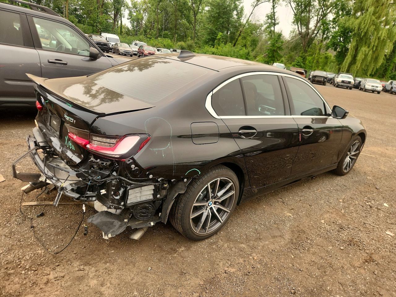 2022 BMW 330Xi - Image 3