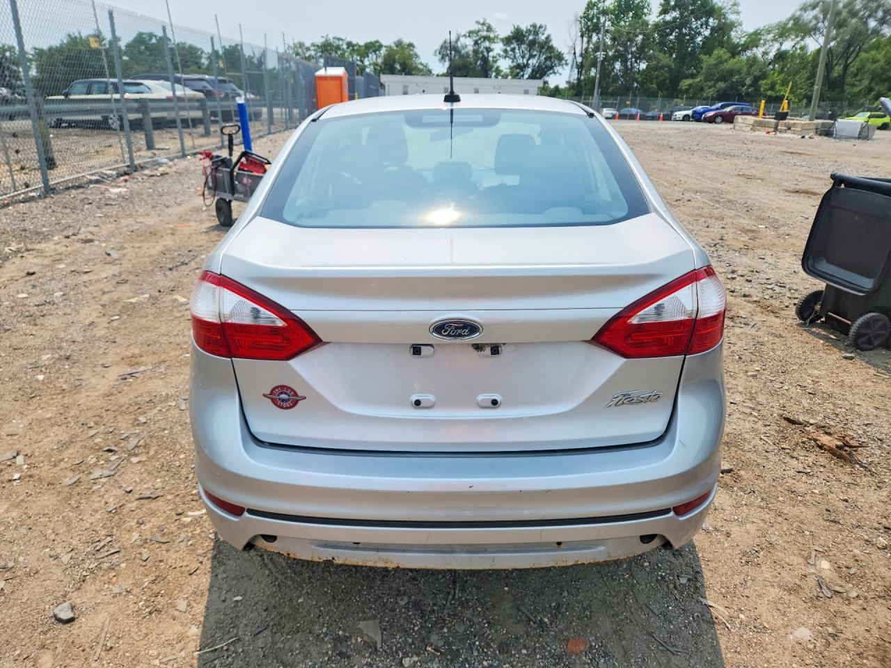 2017 Ford Fiesta S - Фото 6