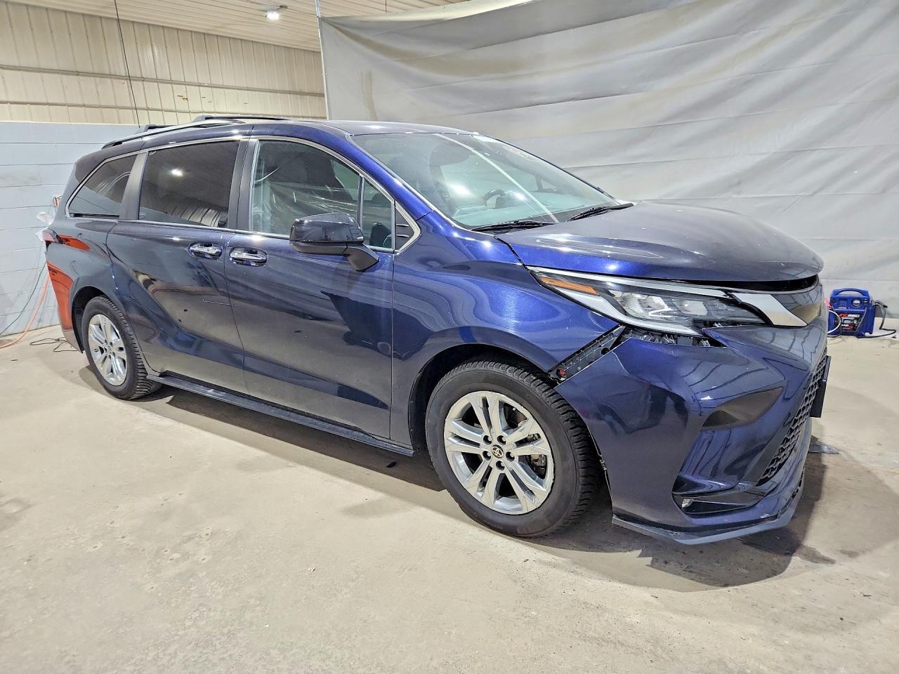 2022 Toyota Sienna Xse - Image 4