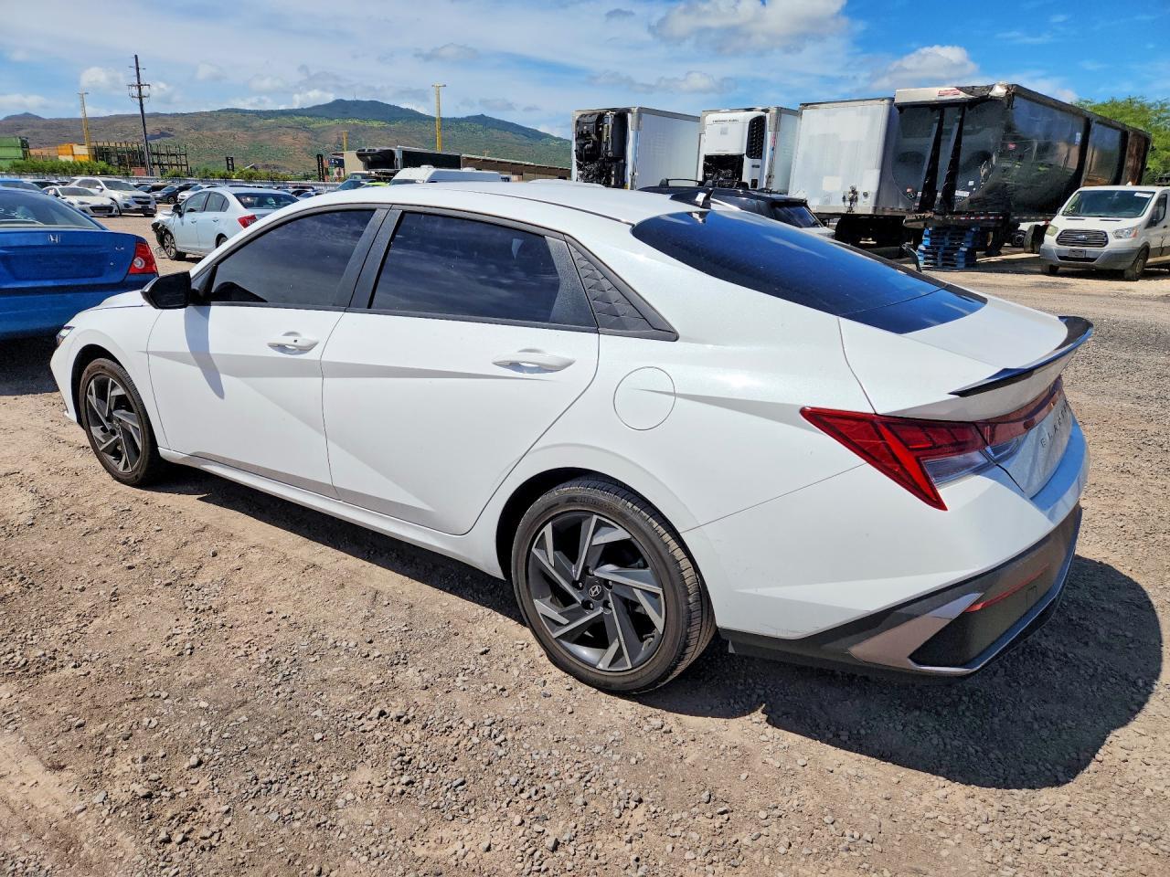 2025 Hyundai Elantra Hybrid Sel Sport - Фото 2