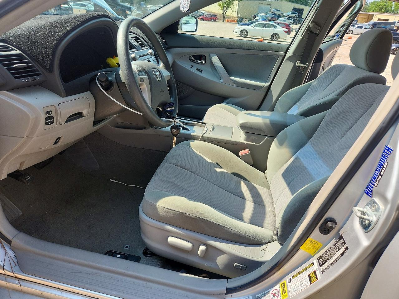 2011 Toyota Camry Le - Image 7