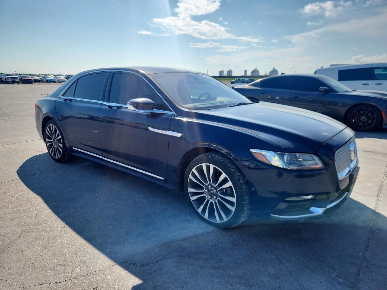 2018 Lincoln Continental Reserve - Image 4