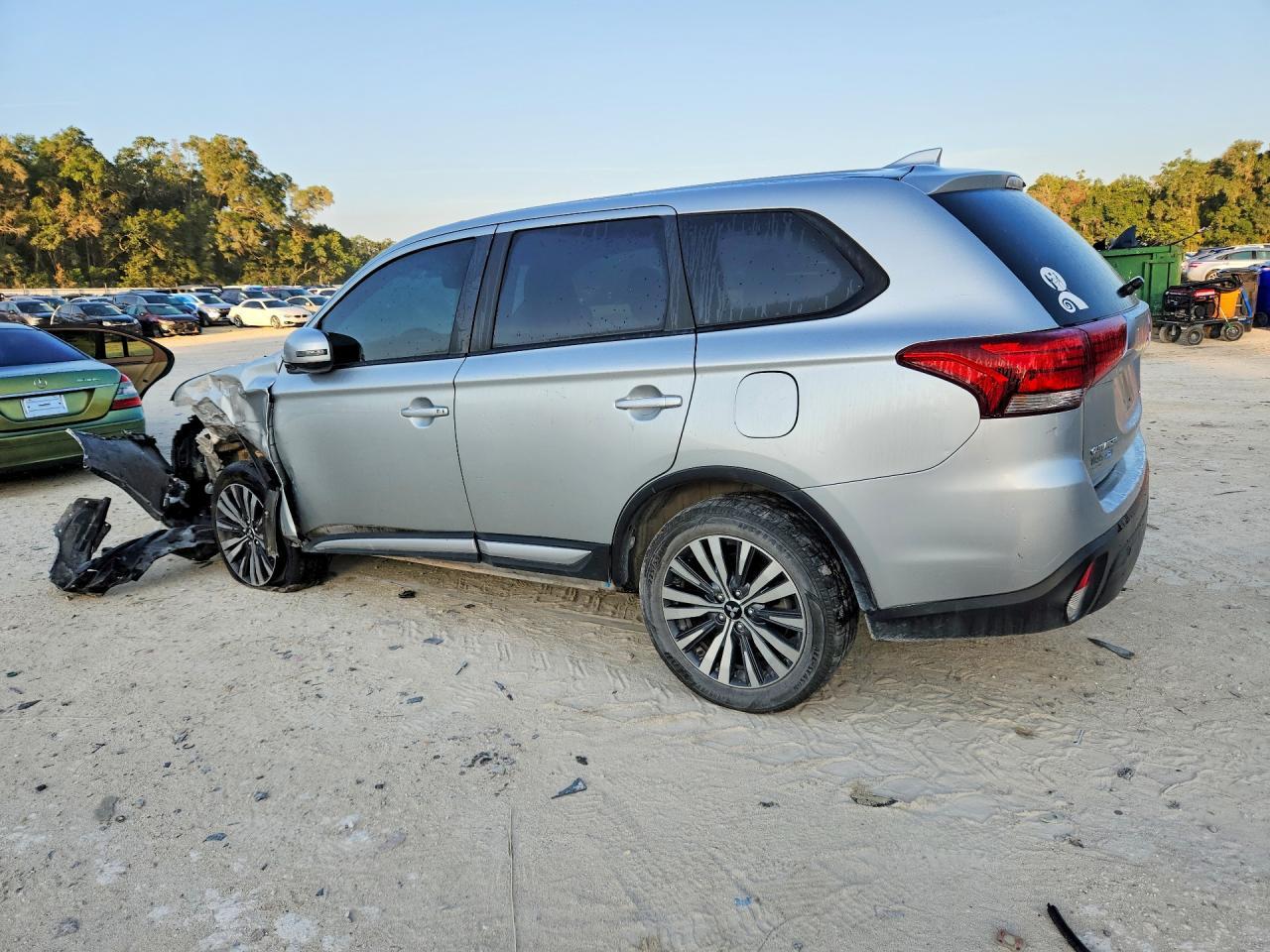 2020 Mitsubishi Outlander Se - Image 2