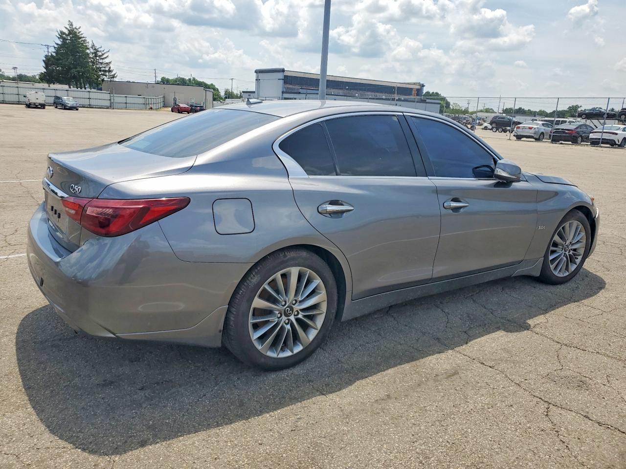 2019 Infiniti Q50 3.0T Luxe - Фото 3