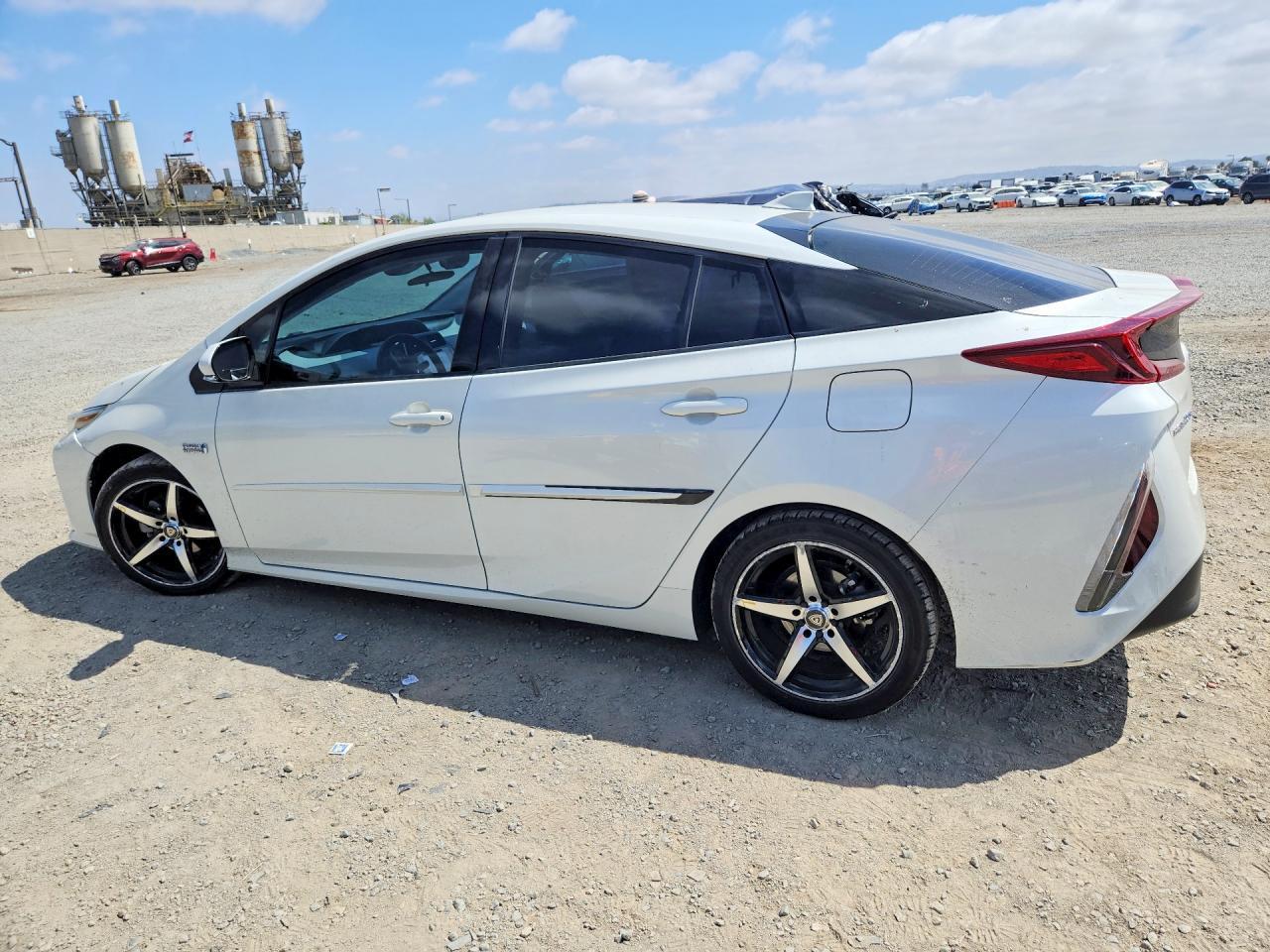2018 Toyota Prius Prime Plus - Фото 2