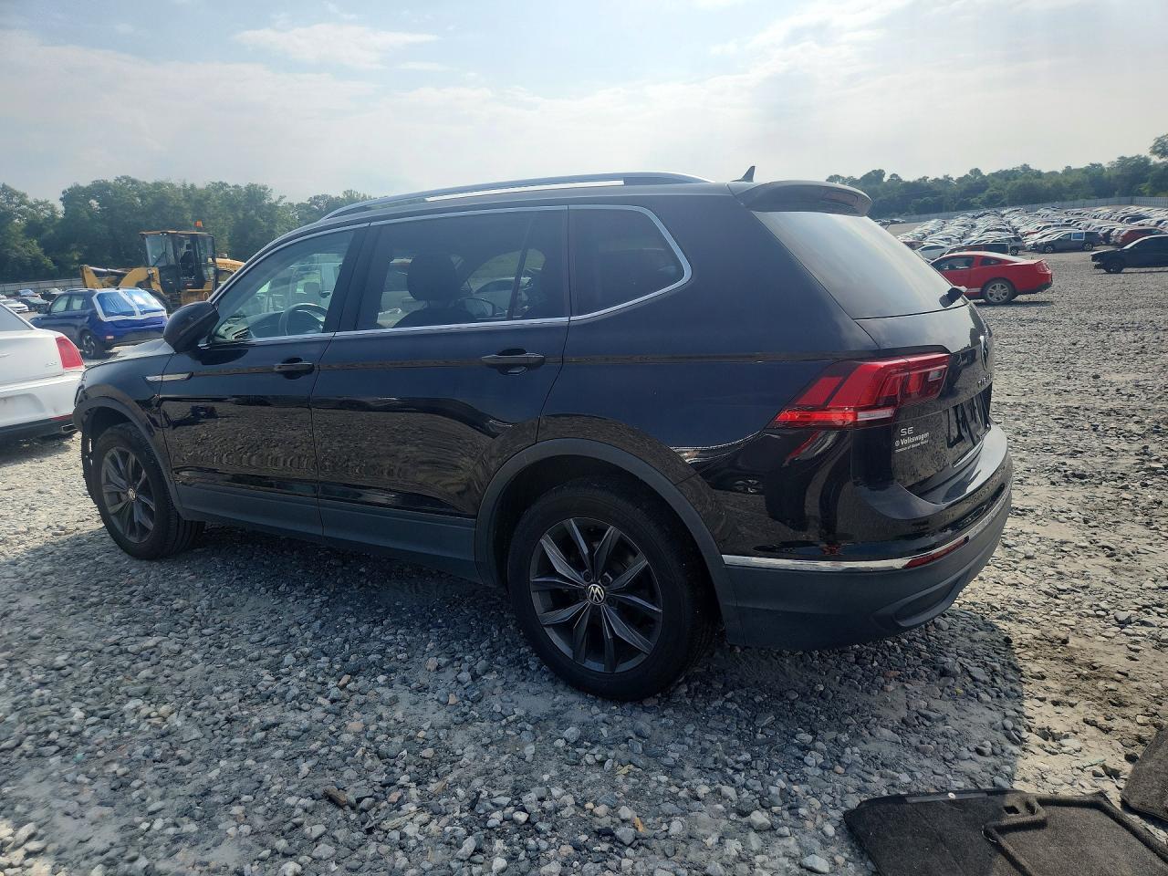 2022 Volkswagen Tiguan Se - Фото 2