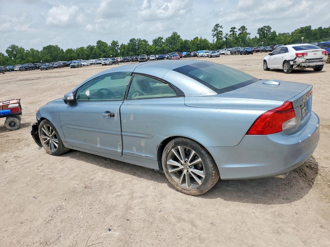 2011 Volvo C70 T5 - Image 2