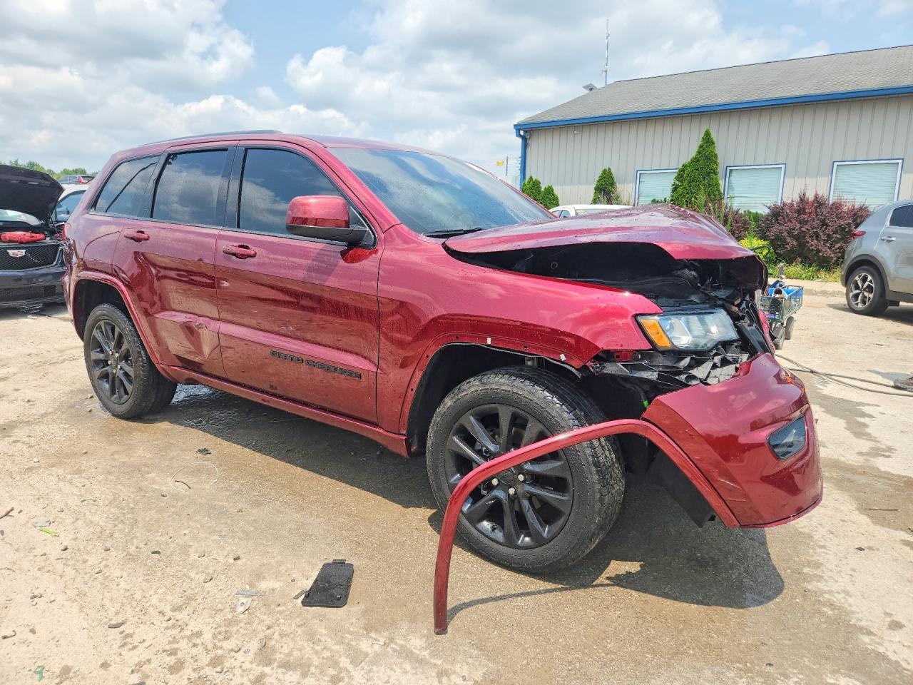 2020 Jeep Grand Cherokee Laredo - Image 4