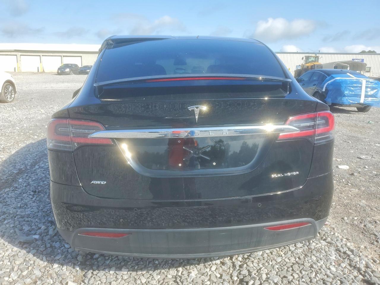 2019 Tesla Model X - Фото 6